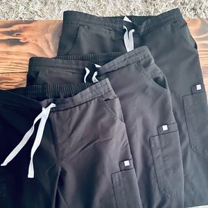 3 Figs Scrubs size xs. Like new.